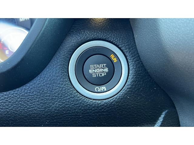 2020 RAM 1500 Laramie Crew Cab 4x4 5'7" Box