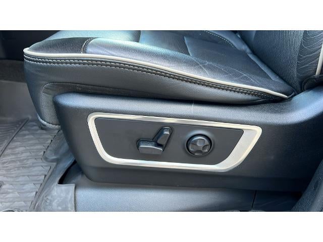 2020 RAM 1500 Laramie Crew Cab 4x4 5'7" Box