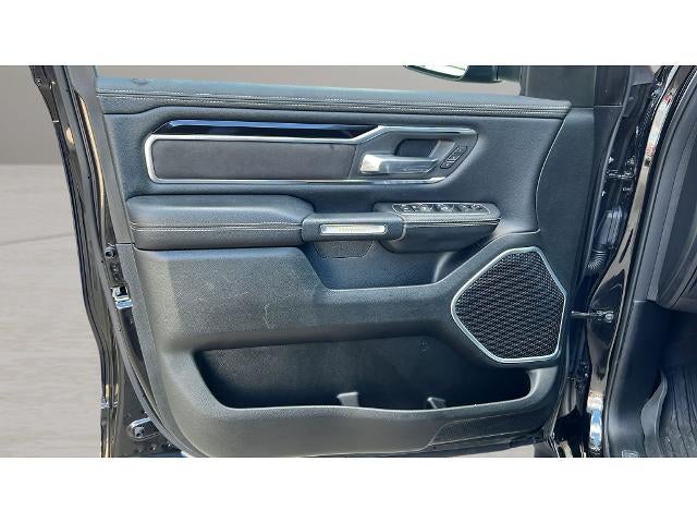 2020 RAM 1500 Laramie Crew Cab 4x4 5'7" Box