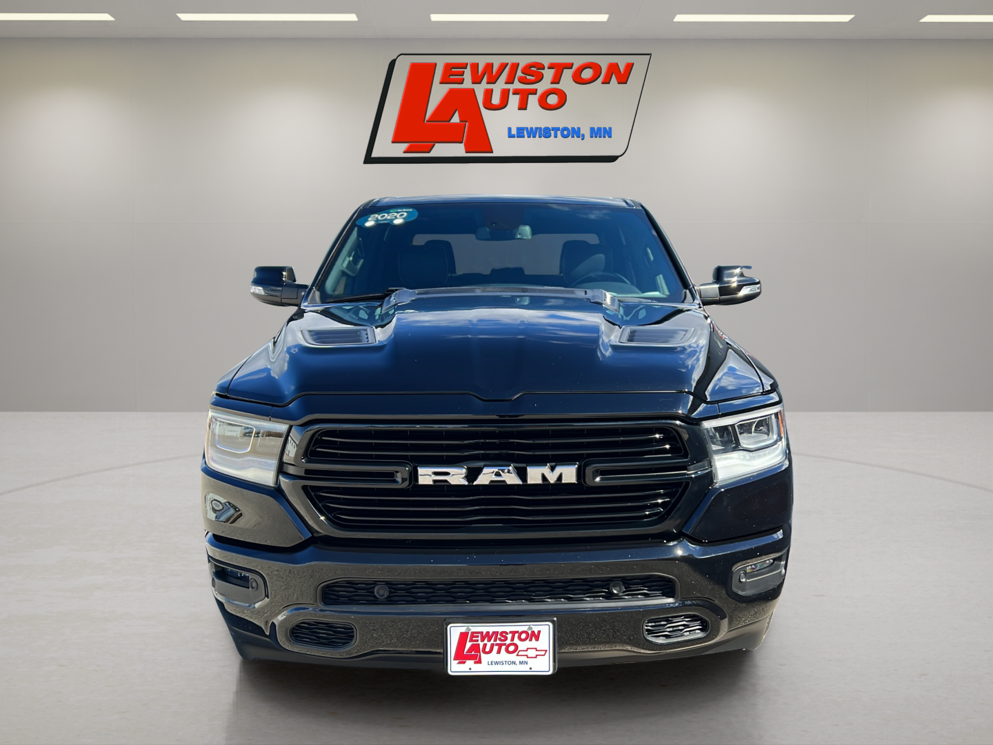 2020 RAM 1500 Laramie Crew Cab 4x4 5'7" Box