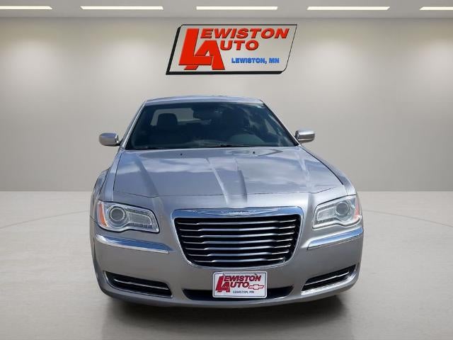 2014 Chrysler 300 4dr Sdn RWD