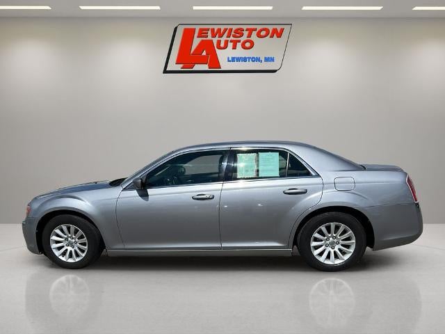 2014 Chrysler 300 4dr Sdn RWD