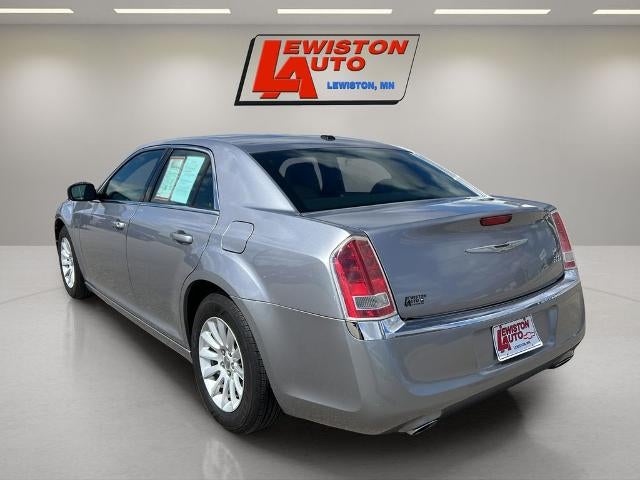 2014 Chrysler 300 4dr Sdn RWD