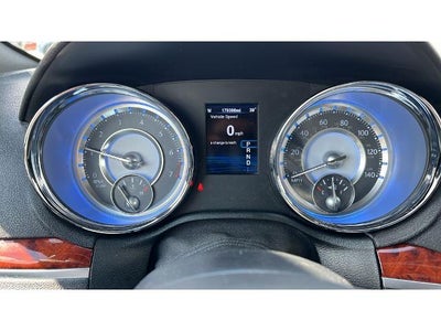 2014 Chrysler 300 4dr Sdn RWD