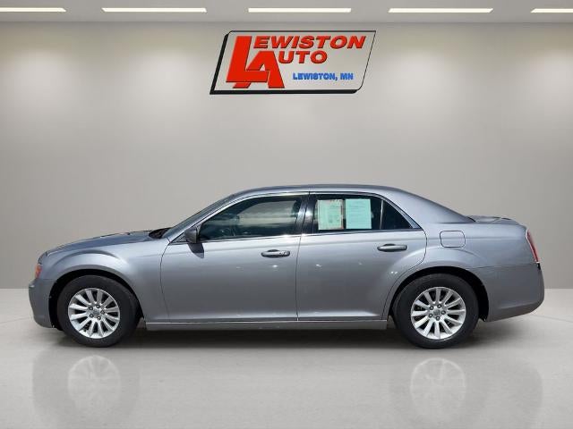 2014 Chrysler 300 4dr Sdn RWD