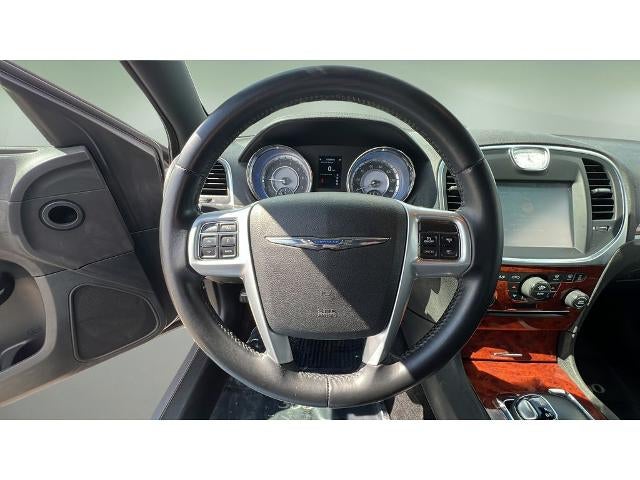 2014 Chrysler 300 4dr Sdn RWD