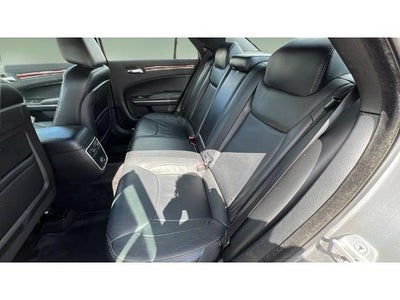 2014 Chrysler 300 4dr Sdn RWD