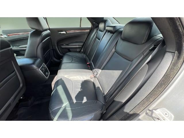 2014 Chrysler 300 4dr Sdn RWD