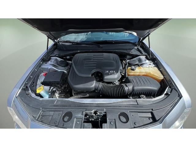 2014 Chrysler 300 4dr Sdn RWD