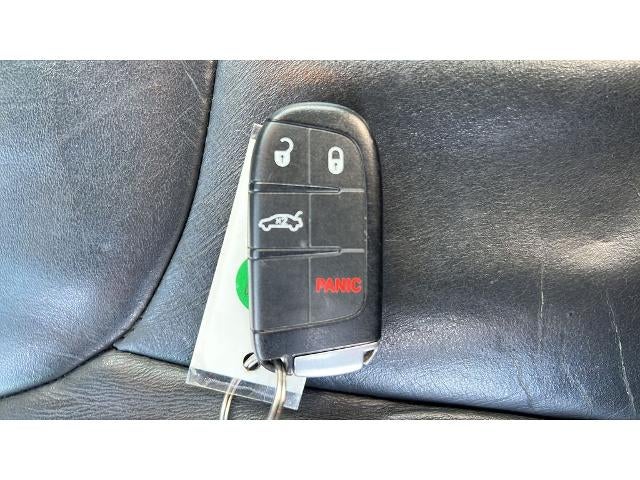 2014 Chrysler 300 4dr Sdn RWD