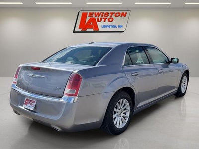 2014 Chrysler 300 4dr Sdn RWD