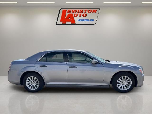 2014 Chrysler 300 4dr Sdn RWD