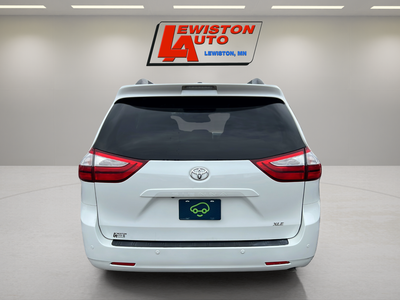 2017 Toyota Sienna XLE Auto Access Seat