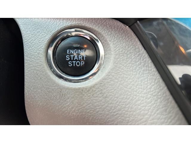 2017 Toyota Sienna XLE Auto Access Seat