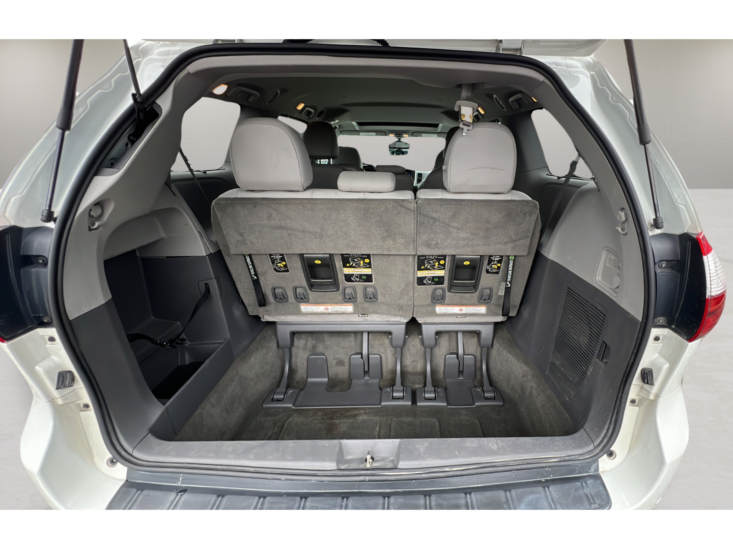 2017 Toyota Sienna XLE Auto Access Seat