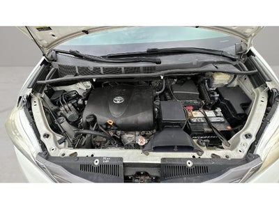 2017 Toyota Sienna XLE Auto Access Seat