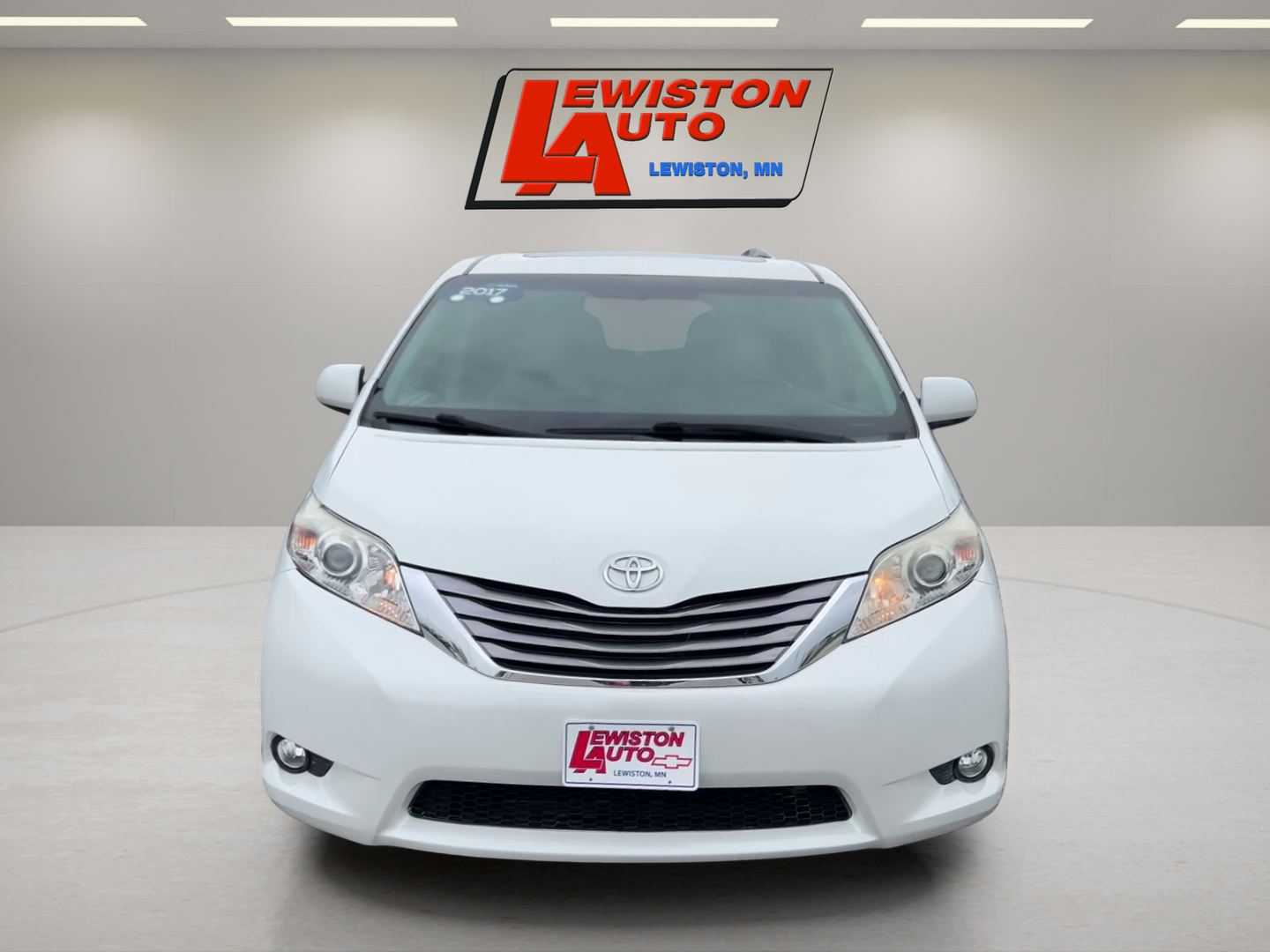 2017 Toyota Sienna XLE Auto Access Seat