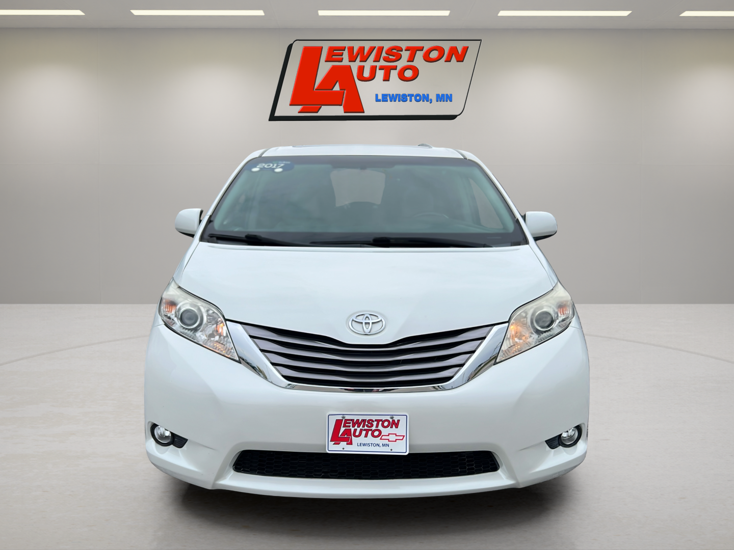2017 Toyota Sienna XLE Auto Access Seat