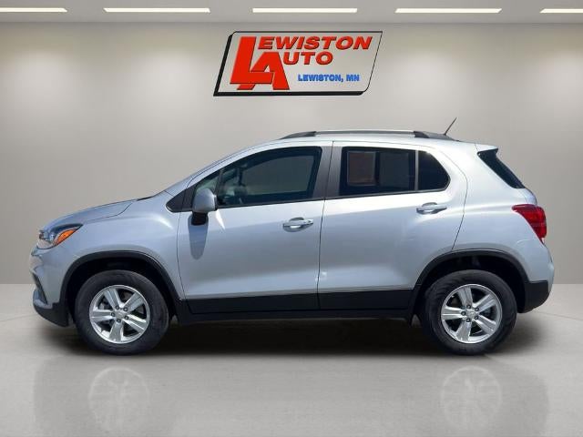 Used 2022 Chevrolet Trax LT with VIN KL7CJPSM8NB562482 for sale in Lewiston, Minnesota